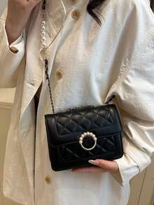 Bolso cuadrado de solapa con cadena de perlas, versátil y de moda, bolso bandolera cruzado para mujer - Negro - Ver 3