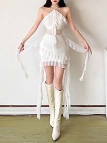 Vestido mini ajustado con escote halter, espalda descubierta, tela de malla transparente, volantes en el bajo y adornos con flecos de YeonC - Blanco - Ver 8