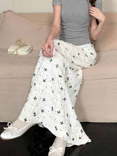 韩版白色印花A字裙，修身鱼尾裙摆女装，春季款