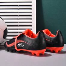 MINGBIN 1 par de zapatos de fútbol unisex, zapatos de entrenamiento y partido de césped natural al aire libre de caña baja, tacos de fútbol americano para adolescentes, zapatos deportivos profesionales con cordones delanteros de PU, tacos largos AG/FG - Negro y rojo - Ver 2