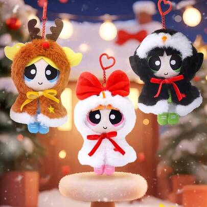 飞天小女警新款披风雪人毛绒玩具，柔软蓬松，卡通动漫包包挂饰及汽车挂件。可爱迷你披风雪人毛绒玩具，圣诞节及冬季节日装饰，送给孩子、女孩及粉丝的收藏礼物。经典飞天小女警主题毛绒钥匙扣，便携式可爱雪人挂件，可日常装饰包包及钥匙。