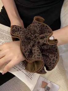 New Autumn Leopard Print Satin Scrunchie, Pleated Elegant Versatile Hair Tie - Multicolor - View 4