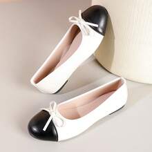 2026 春季款法式平底芭蕾舞鞋，带蝴蝶结，适合妈妈们穿着，乐福鞋 - 米色 - 查看 2