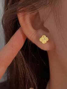 1pc S925 Silver Asymmetrical Textured Four-Leaf Clover "Ice Breaking" Stud Earrings, Luxury Jewelry Gift - Single Earring - View 2