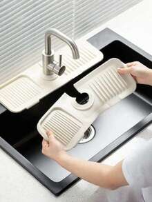 Silicone Sink Splash Guard, Featuring Slanted Water Diversion Design, Large Anti-Slip Faucet Base Protector Pad, Easy-To-Clean Drip Tray, Suitable For Kitchen Sink, Bathroom Vanity, Laundry Room, RV And More, Practical Home Essential And Bathroom Decor Accessory. - màu ngẫu nhiên - Xem 1