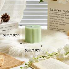 1支薄荷绿条纹圆柱形香氛蜡烛：适合摆放在客厅茶几、餐桌中央、卧室床头柜、玄关边桌上，营造迷你奢华风格，也可作为新年礼物。 - 均碼 - 查看 15