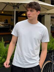 Under Armour Men's Sports T-Shirt, Running Training Short Sleeve Quick-Dry Elastic T-Shirt, Crew Neck Short Sleeve Knit Comfortable T-Shirt, Recommend Ordering 2 Sizes Up - Grey/Silver - View 1