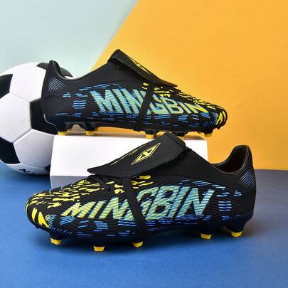 1双足球鞋，比赛和训练两用，低帮，柔软外底，适用于户外草地，专业抓地力运动鞋，AG/FG鞋钉，轻便高性能足球鞋