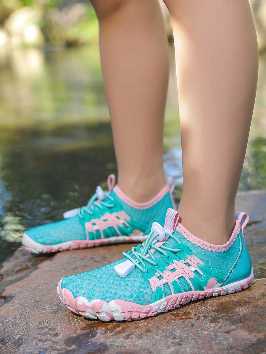 1 Pair Girls' Adjustable Buckle Mesh Upper Slip-On Rubber Sole Children's Water Shoes & Beach Shoes, Suitable For Beach Play And Outdoor Wading - Baby Blue - View 1