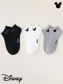Disney 1/3/9/15 双装米奇老鼠袜子，采用经典的米奇设计元素。这款袜子为经典的黑色，带有小标签设计，配色简洁，透气性好，是一款百搭的基础款中筒袜，适合日常穿着或四季运动。另有白色和灰色纯色可选，设计时尚醒目。 - 彩色 - 查看 14