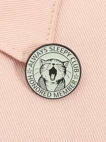 1枚讽刺幽默瞌睡主题徽章，复古打哈欠猫咪设计，“永远瞌睡俱乐部”标语徽章，适合年轻人作为日常配饰和减压用品。 - 淺灰色 - 查看 3