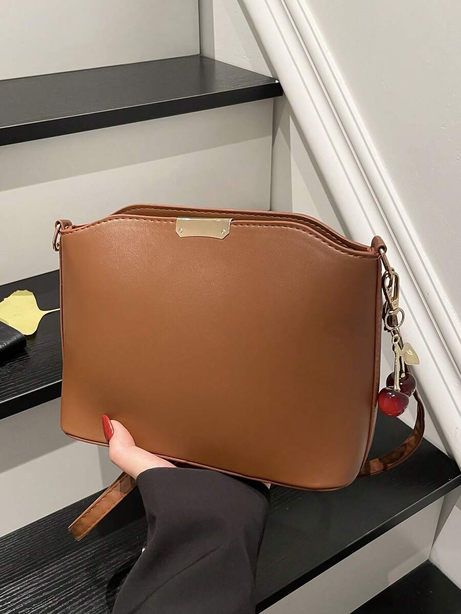 复古撞色水桶包，饰有滚边，适合购物、用作钱包，也适合年轻女性、大学生、新婚夫妇和上班族女性。是办公室、大学、工作、商务、通勤、户外活动、旅行和野餐的理想之选。