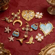 1件装不锈钢时尚心形、十字架、牛头造型包包挂饰，可用于装饰包包、项链和耳环，是DIY珠宝制作的理想配件，适合日常佩戴。 - 金黃色 - 查看 3