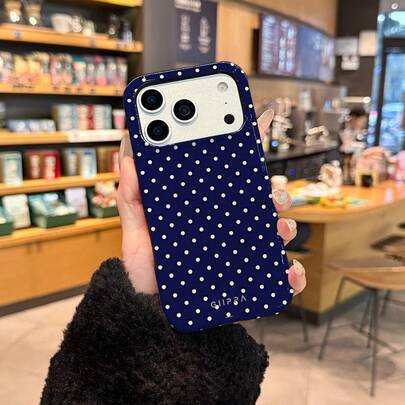 GIIPPA 1个海军蓝底白色波点手机壳，兼容 15/14/13；1个时尚棕色波点手机壳，兼容 15/14/13 Pro Max/Plus；防震全方位保护；纤薄贴合设计；适合女性和女孩；货号：35460；也兼容 17 Air。