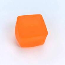 减压魔方——一款手持式桌面玩具，有效缓解焦虑。采用超弹力可挤压材料制成，保持立方体形状。是课堂奖励、派对礼物和节日礼品的理想之选！ - 彩色 - 查看 9