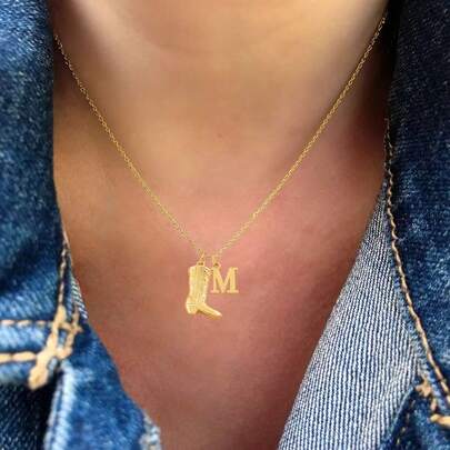 1 pieza Colgante clásico y sencillo con inicial de bota vaquera occidental de acero inoxidable dorado con cadena para mujer