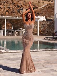 女士手工串珠刺绣露背高腰长款派对礼服，适合舞会、生日派对、正式晚宴、约会、返校节、婚礼宾客、盛大晚宴、家庭聚会等场合，情人节亦可穿着。 - 杏色 - 查看 1