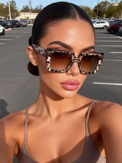 1副女士塑料多色方形全框有色镜片波西米亚风T台现代简约风格太阳镜基础款时尚眼镜，适合街拍、音乐节、度假穿搭