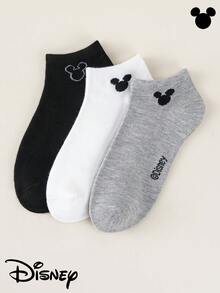 Disney 1/3/9/15 双装米奇老鼠袜子，采用经典的米奇设计元素。这款袜子为经典的黑色，带有小标签设计，配色简洁，透气性好，是一款百搭的基础款中筒袜，适合日常穿着或四季运动。另有白色和灰色纯色可选，设计时尚醒目。 - 彩色 - 查看 4