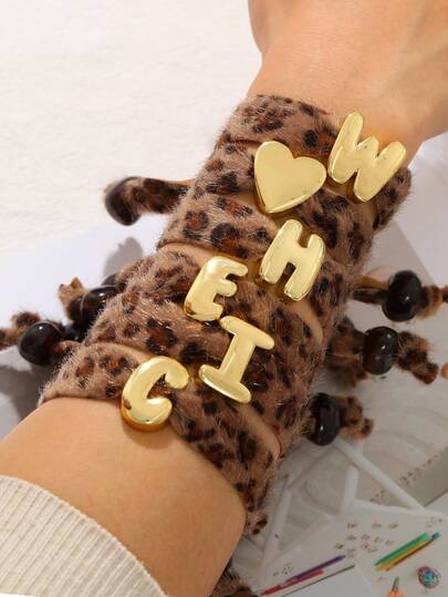 1条情人节创意时尚优雅精致华丽铜质26字母豹纹串珠手链，适合女性、姐妹、情侣佩戴，精致珠宝礼物，适合日常约会、派对、节日送礼、度假佩戴，可调节尺寸腕带