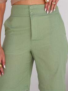 Linen Bermuda Shorts With A Modern Design, Featuring Pockets And Covered Buttons. - Xanh xô thơm - Xem 5