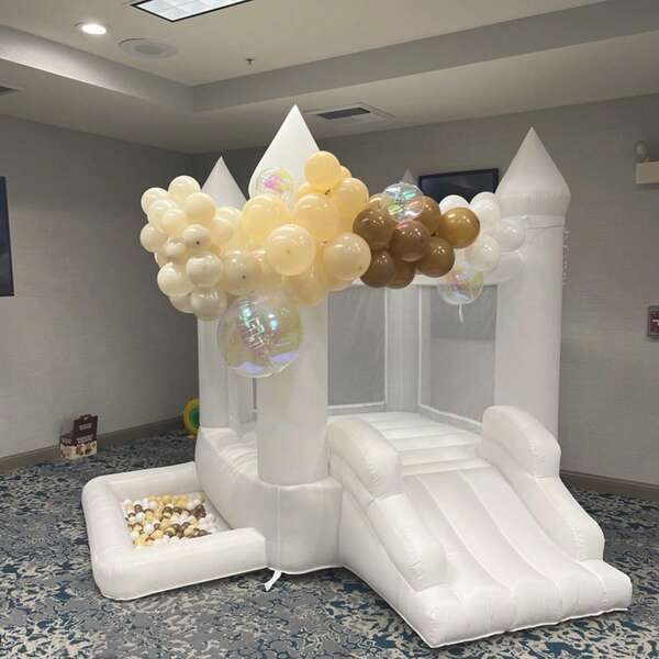 Casa de rebote blanca, castillo saltarín con piscina de pelotas y tobogán, fácil de montar y desmontar para actividades, fiestas de cumpleaños, decoraciones de San Valentín para el hogar