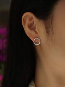 BLOVEMEE 2 pezzi Eleganti orecchini in argento sterling 925 con cerchio in moissanite da 1,3 mm, adatti per uso quotidiano, feste, vacanze, San Valentino, Festa della Mamma, compleanni, anniversari di matrimonio, regalo di gioielleria per le donne - Argento - Visualizzare 2