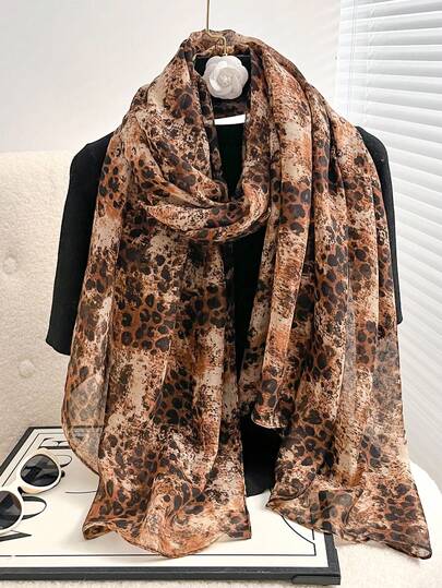 1pc New Leopard Print Scarf, Sunscreen Scarf, Beach Scarf, Women's Beach Vacation Shawl, Photo Windproof Scarf, Adding Highlights To Your Style And Making A Festive Gift