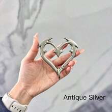 Heartbreaker Carabiner Gothic Heart-Shaped Metal Keychain Heavy Duty Bold Design Zinc Alloy Keys Bags Statement Fashion Accessories - Antique Silver - View 10