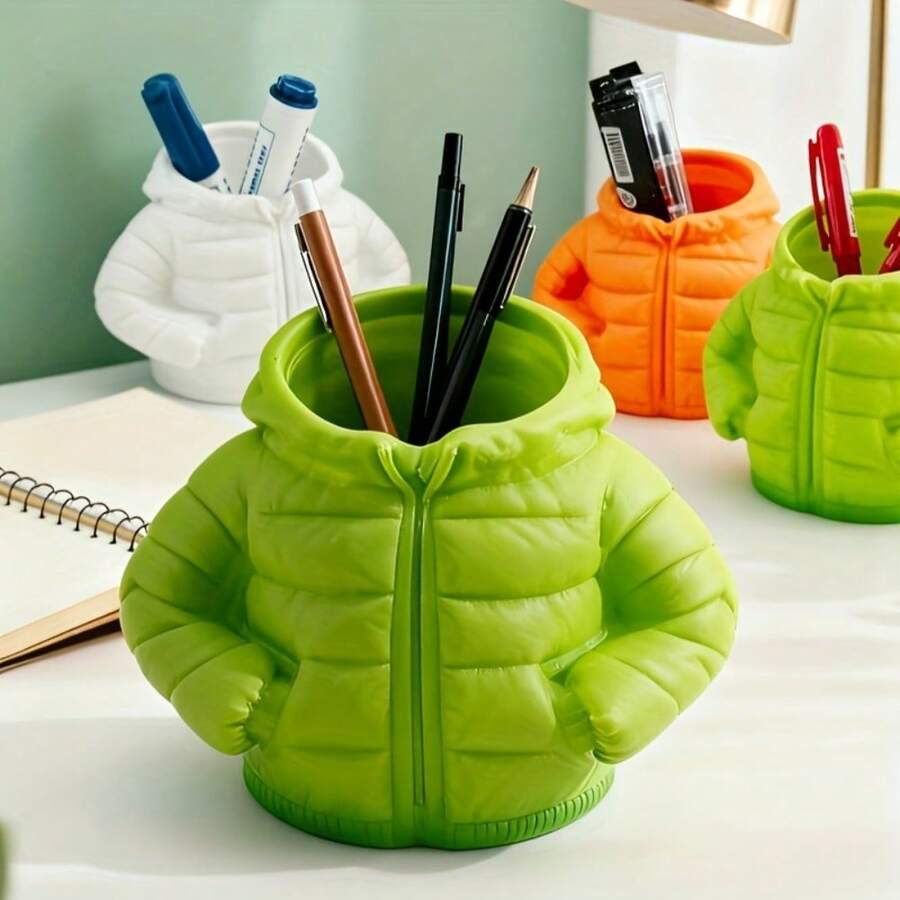 1pc Creative Down Jacket-Style Plastic Pen Holder, 3D Printed, Desk Decoration Item, Creative Pen Holder, Suitable For Storing Pens On A Desk,Makeup Brushes.Desktop Organizer, Pens Not Included. A Gift For Friends And Classmates.