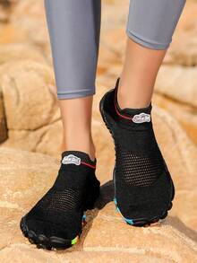 Quick-Drying Water Shoes, Unisex Outdoor Wading Shoes, Hiking, Rafting, Anti-Slip, Snorkeling, Swimming, Beach Shoes For Women, Suitable For Rocks And Tidal Pools, All-Season Versatile, Indoor Yoga & Swimming Shoes - Black - View 2