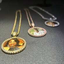 (Customized Product) Customized Small Circular Photo Frame For Boys, Customized Photo Pendant With Full Diamond  Copper Jewelry, Customized Unique Necklace - 彩色 - 查看 9