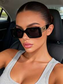 1副女士塑料长方形全框经典太阳镜，基础款时尚眼镜，适合夏季驾驶、日常生活、街头摄影、音乐节、家庭出游、约会、外出等场合，适合所有脸型。 - 彩色 - 查看 7
