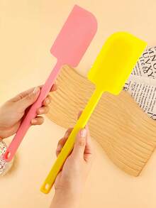 1pc Grade Silicone Cream Cake Spatula,Silicone Large Scraper,Baking Scraper,Cake Scraper, Cream Scraper,Silicone Spatula,Silicone Butter Scraper,Extended Handle Baking Silicone Scraper,Cooking Spatula,Salad Stirring Spatula,Cake Cream Cooking Silicone Spatula,Baking Tool,Non Stick Silicone Spatula For Kitchen Cooking - Multicolor - View 4
