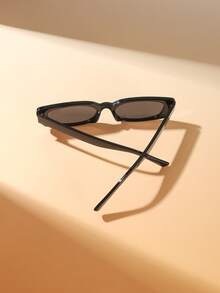 一套女士Y2K潮流引领者黑色纤细椭圆形镜框防紫外线镜片大胆前卫时尚眼镜，适合周末探险和拍照 - 彩色 - 查看 7