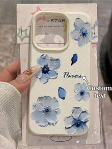 1 Stück anpassbares Handyhülle mit verstreuten hellblauen Hortensien Blumenmuster, kompatibel mit iPhone 17 Pro Max/17 Air/16 Pro Max/15 Pro Max/16E/14 Plus/13/12/11/XR/XS Max, insgesamt frischer und süßer Stil, geeignet für Blumenliebhaber und diejenigen, die nach einem personalisierten romantischen Design suchen - Weiss - Übersicht 1