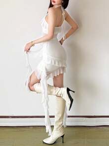 Vestido mini ajustado con escote halter, espalda descubierta, tela de malla transparente, volantes en el bajo y adornos con flecos de YeonC - Blanco - Ver 7