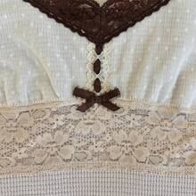 Awevudst Women Y2k Fairy Grunge Tank Tops Vintage Aesthetic Lace Trim Cami Shirt Slim Fit Knit Ribbed Coquette Clothes - trắng - Xem 3