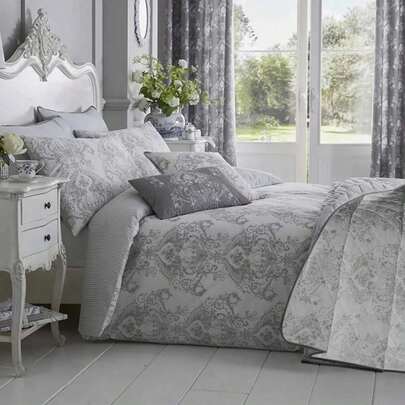 DreamEasy Luxury Toile French Damask 200TC Duvet Cover Set With Pillowcases | 200 Thread Count, Easycare 60% Cotton / 40% Polyester | Available In Blue Or Grey | Breathable & Comfortable | Available In All Key Sizes: Single, Double, King & Super King | Fast UK Fulfilment | Trusted UK-Based Brand