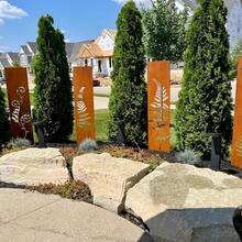 4件套复古铁艺蕨类植物屏风艺术品，带地钉 - 耐用花园隐私屏风，一体式结构，优雅的叶片设计，是户外装饰和花园美化的理想之选，花园装饰，自然美学 - A - 查看 1