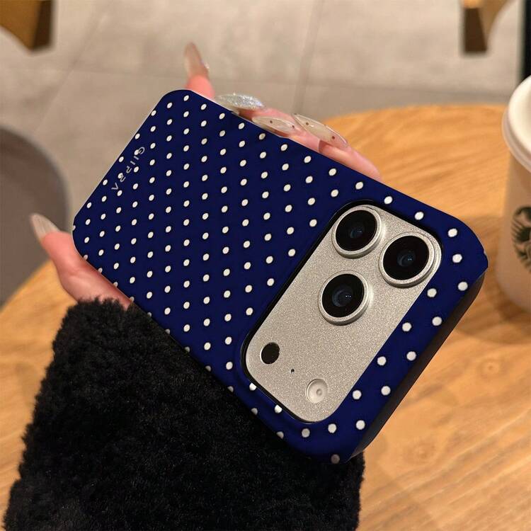 GIIPPA 1个海军蓝底白色波点手机壳，兼容 15/14/13；1个时尚棕色波点手机壳，兼容 15/14/13 Pro Max/Plus；防震全方位保护；纤薄贴合设计；适合女性和女孩；货号：35460；也兼容 17 Air。 - 藍色 - 查看 3