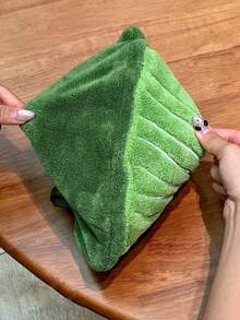 Creative Leaf-Shaped Bathroom Towel | Hangable, Absorbent Microfiber Towel For Bathroom, Dining, Kitchen - Multicolor - View 3