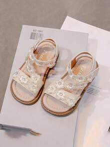 1 Pair Girls Lace Trim Sandals, Soft Sole Non-Slip Princess Style Casual Hook And Loop Sandals - Beige - View 4