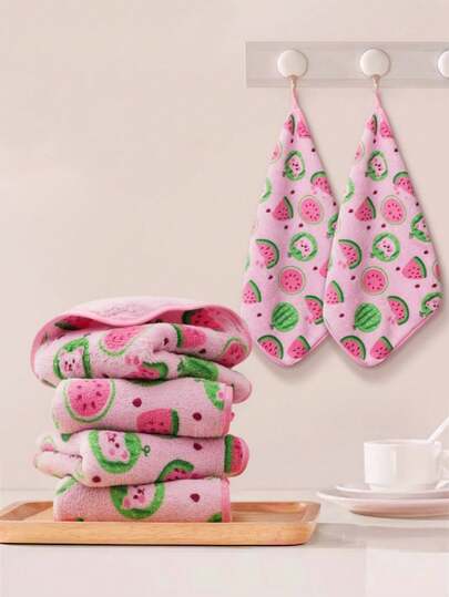 Khăn lau in hình dưa hấu mới, thích hợp cho việc lau dọn và chăm sóc nhà cửa, khăn bếp bằng vải lông san hô dày dặn, thấm hút tốt, dùng để lau bàn, lau cửa sổ, rửa chén, dễ vệ sinh và không bị rụng lông.