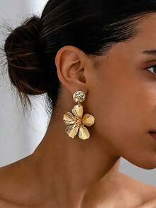 1 par de pendientes de flor dorada clásicos y creativos de moda, versátiles para uso diario, citas, fiestas, nuevos accesorios de joyería - Amarillo Oro - Ver 2