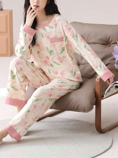 2pcs Women Pajama Set, Floral Print Long Sleeve T-Shirt With Pocket, Floral Print Ankle Length Pants, Comfortable And Casual Sleepwear Suitable For Spring, Autumn And Winter