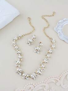 三件套奢华女士首饰套装：水晶珍珠镶嵌项链和耳环，适合宴会、派对、婚礼等场合，项链、耳环均镀金，母亲节礼物之选。 - 白色 - 查看 5
