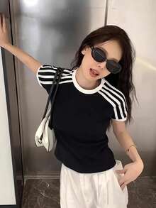 4-Stripe 女款学生简约黑色街头风休闲通勤个性化 Y2K 修身性感圆领短袖 T 恤，春夏款 - 黑色 - 查看 1