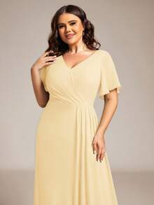 EVERPRETTY Plus Size Butterfly Sleeve V-Neck Ruched High Slit Yellow Bridesmaid Dress, Suitable For Weddings, Parties, Spring/Summer Wedding Guest Formal Attire, Mother Of The Bride/Groom Dress Party - Yellow - View 4