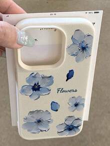 1 Stück anpassbares Handyhülle mit verstreuten hellblauen Hortensien Blumenmuster, kompatibel mit iPhone 17 Pro Max/17 Air/16 Pro Max/15 Pro Max/16E/14 Plus/13/12/11/XR/XS Max, insgesamt frischer und süßer Stil, geeignet für Blumenliebhaber und diejenigen, die nach einem personalisierten romantischen Design suchen - Weiss - Übersicht 4